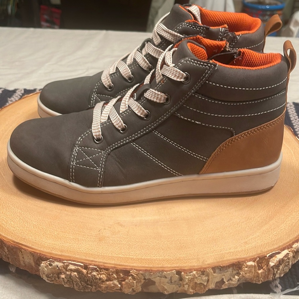 Child suede dress  high top suede shoe size 5